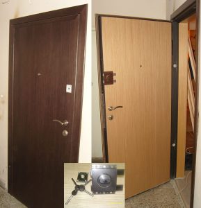 Фурнированa Металнa Вратa с каса по зида – модел К4 ( тристранна брава + брава GERDA )