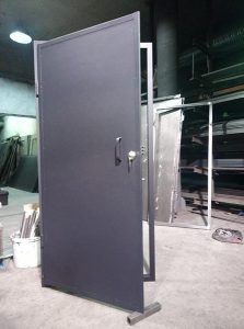 Металнa вратa със секретна брава Anbo – един лист ламарина 1